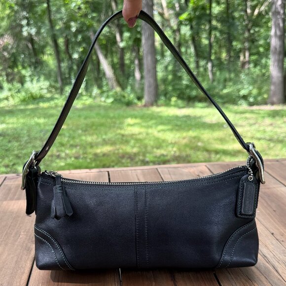 Vintage Coach Black Hamptons Leather Baguette with Teal Contrast Stitching 8A64 - Picture 1 of 7